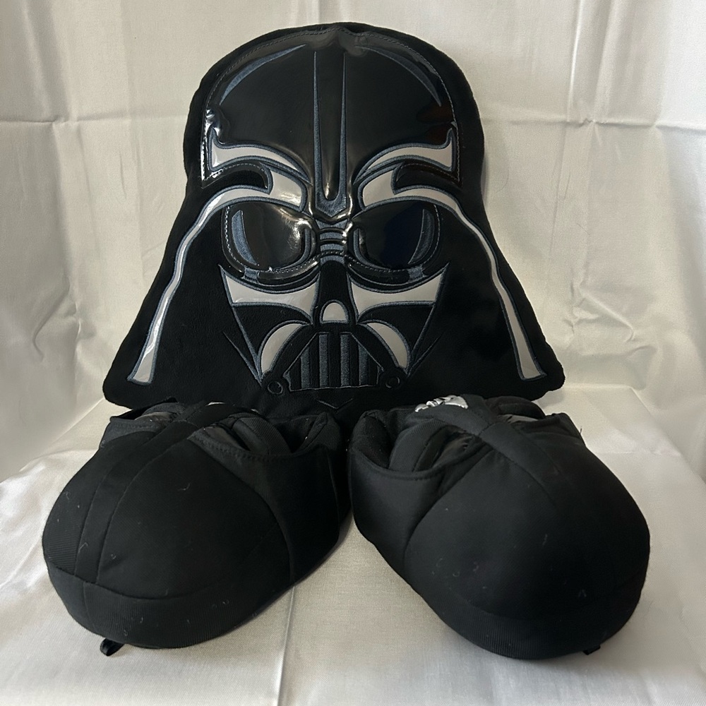Star Wars Darth Vader Slippers and Pillow Set, Kids Size 11-12 - New W/out Tags - Picture 2 of 10